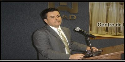 DR.-FERNANDO-AYALA-EN-PANAM-2