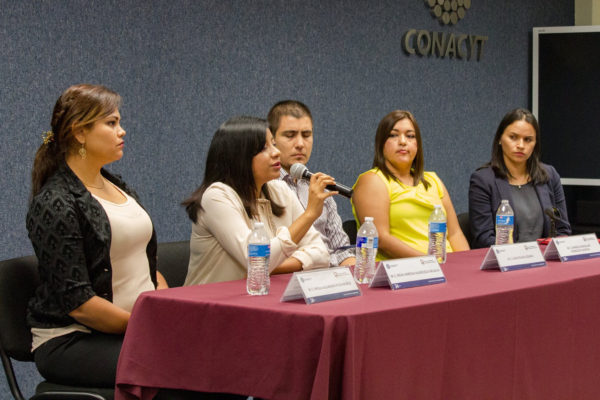 PANEL-ESTUDIANTES