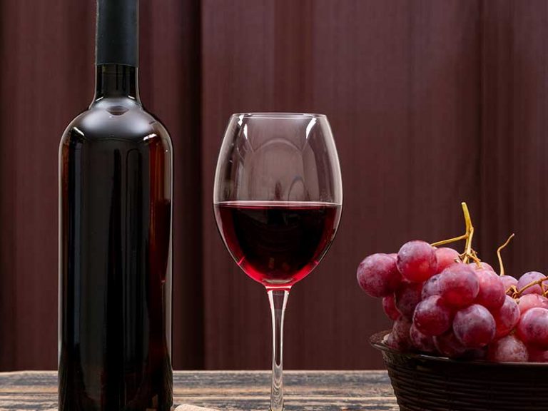BENEFICIOS DEL CONSUMO MODERADO DEL VINO TINTO