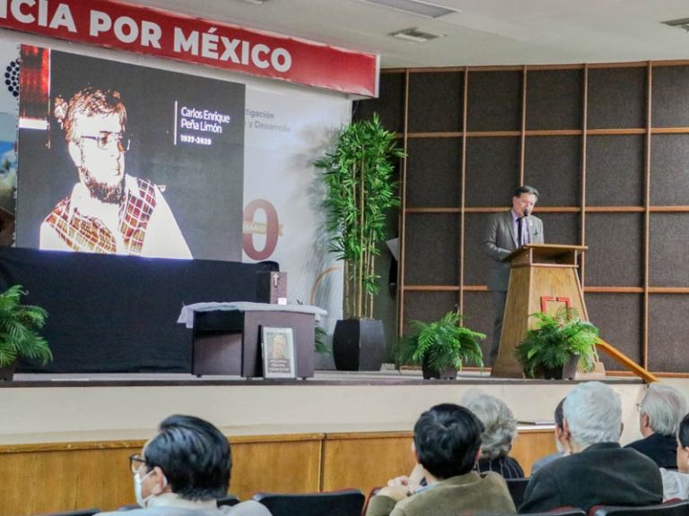 RINDEN HOMENAJE PÓSTUMO A FUNDADOR DEL CIAD