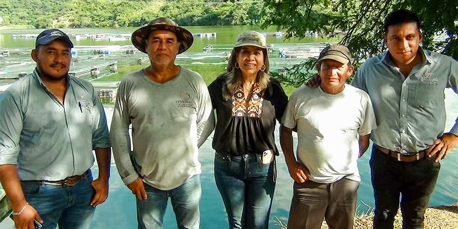 ENTREGAN MANUALES TRADUCIDOS AL TSOTSIL PARA LA ELABORACIÓN ARTESANAL DE ALIMENTO PARA TILAPIA EN CHIAPAS