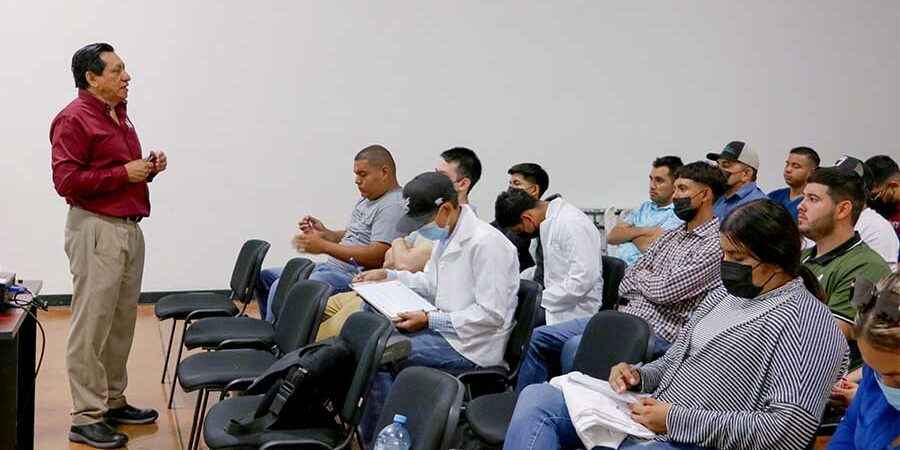 COMPARTEN TÉCNICAS DE POSCOSECHA Y PROCESAMIENTO DE ALIMENTOS CON ESTUDIANTES DE HORTICULTURA