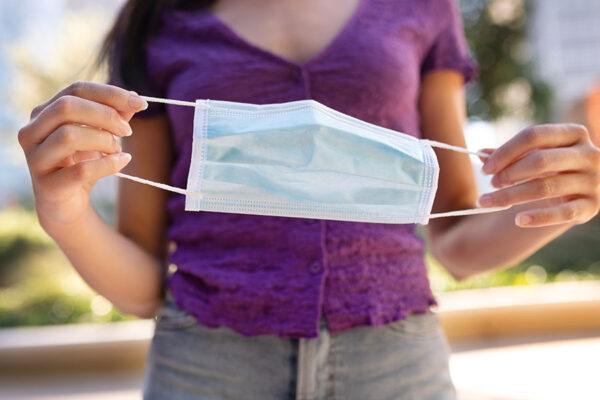 MÁS QUE UN VIRUS, MUJERES, RIESGOS Y DESIGUALDADES DURANTE LA COVID-19