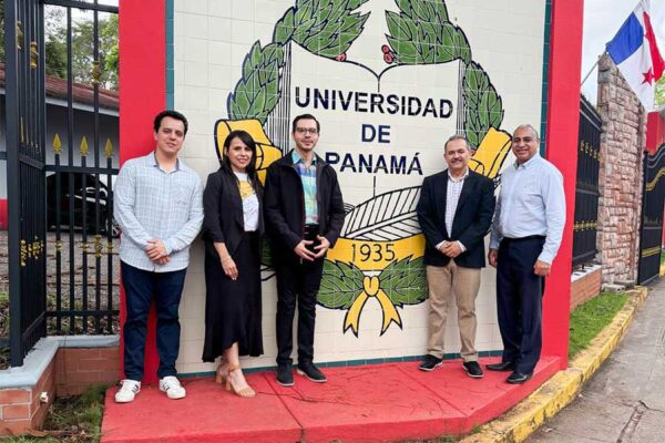 CONTRIBUYEN A FORMACIÓN CIENTÍFICA DE POSGRADO DE LA UNIVERSIDAD DE PANAMA